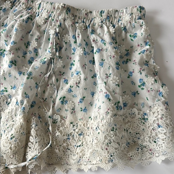 For Love and Lemons Muna Floral Embroidered Lace Pull on Cover Up Shorts Size L - Picture 8 of 13
